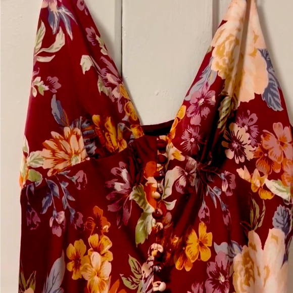 Satin floral dress with button details and a sexy slit! - Picture 4 of 4